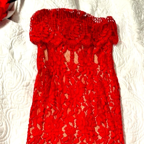 Red formal dress . Size 10 - Picture 2 of 3